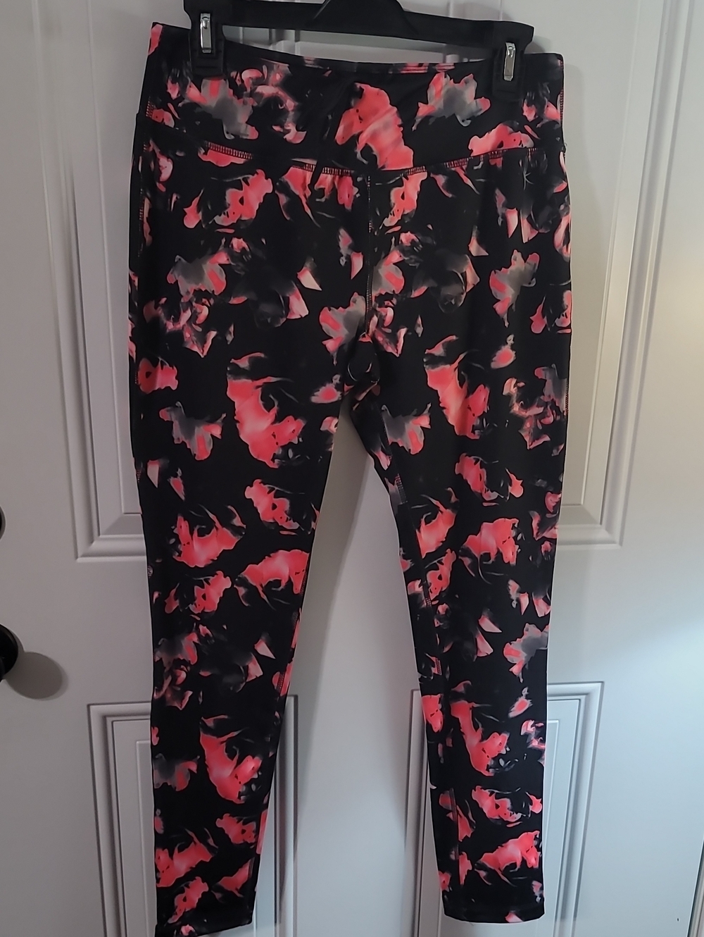 Danskin Now Black Leggings with Coral Pink Abstract Print
